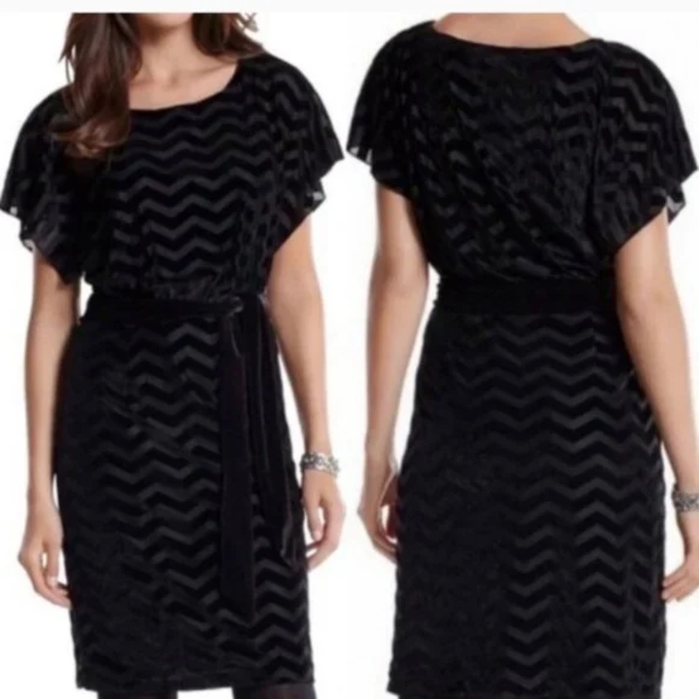 White House Black Market Black Velvet Chevron Stretch Mini Dress Sleeveless XS